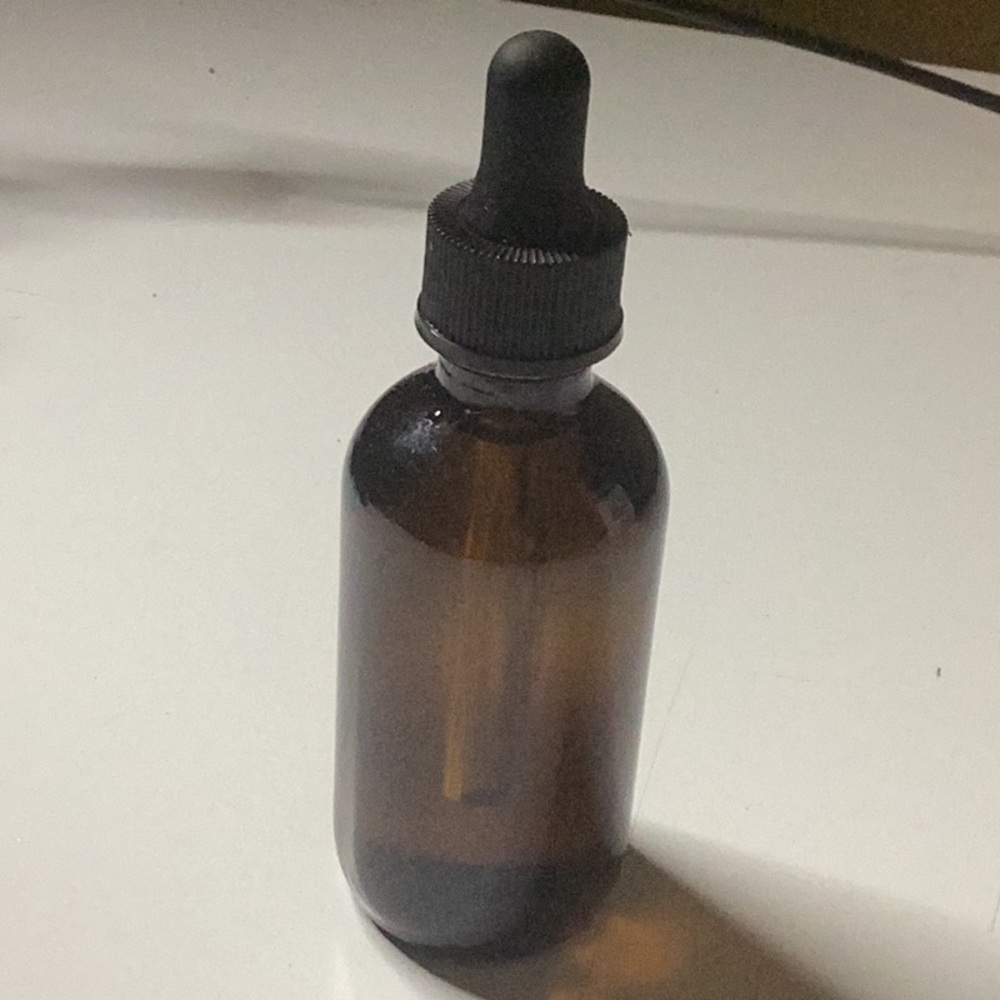 Men’s Hair and Beard Oil - Sandalwood - Picture 2 of 3